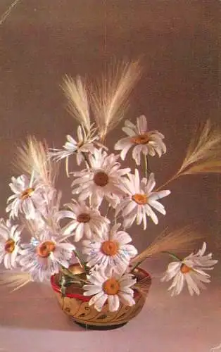 Postcard flowers daisy vase