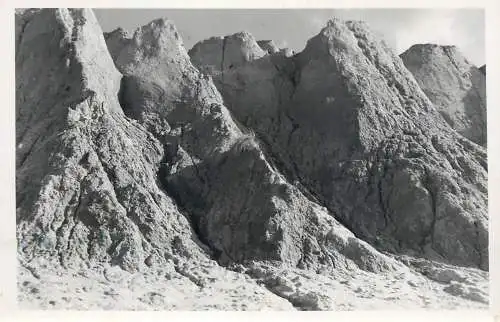 Real photo place to identify mountain scene