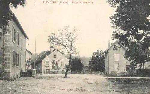 Mandeure (Doubs) place du Montoille