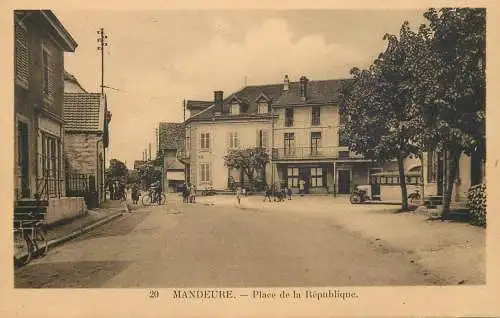 Mandeure (Doubs) - Place de la Republique