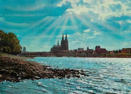 Germany Koln am Rhein Rheinufer mit Dom