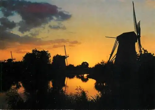 Windmill Holland De Overwaard Kinderdijk dusk