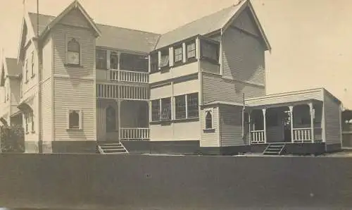 Real photo place to identify house facade