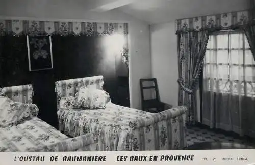 Postcard hotel restaurant l'Oustau de Baumaniere Provence