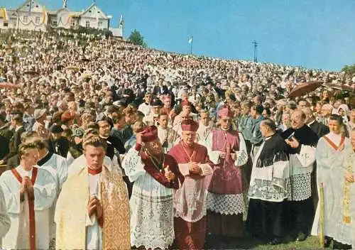 Kardinal Dr. Josef Wendel, Bischof Dr. Paulus Rusch, Bischof Dr. Josef Schroffer ber der Wallfahrt in Maria Eck