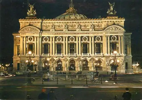 France Paris La Place de l'Opera vue de nuit