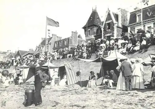 France Saint Malo Cite Corsaire - sur la grande Plage "Marchand des Plaisirs" Cliches d'autrefois