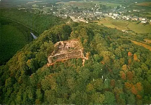 Postcard Belgium Herbeumont sur Semois le chateau fort