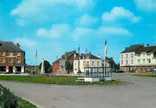 Postcard Belgium Herbeumont sur Semois grand place