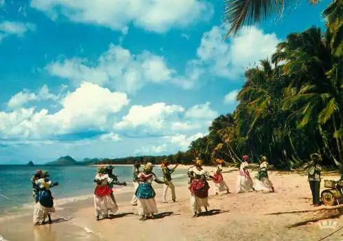 Martinique Danse folklorique sur la plage des Salines
