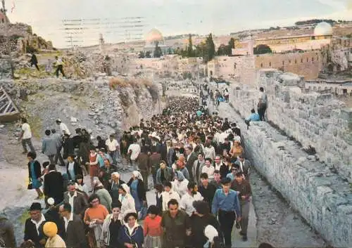 Israel Jerusalem tourists circling old city