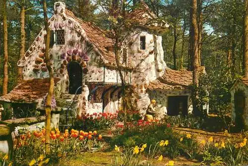 Netherlands Kaatsheuvel Natuurpark amusement park Hansel and Gretel house