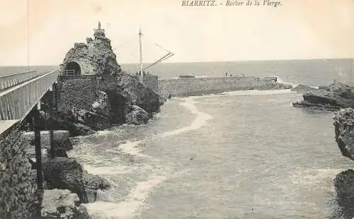 Postcard France Biarritz Rocher de la Vierge