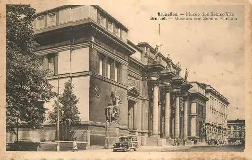 Postcard Belgium Bruxelles van Schone Kunsten museum