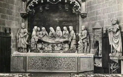 Postcard France Auch sculptures