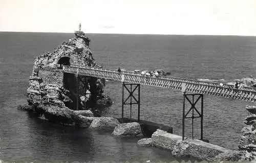 Postcard France Biarritz le Rocher de la Vierge