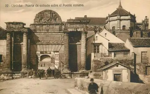 Spain Cordoba Puerta de entrada sobre el Puente romano