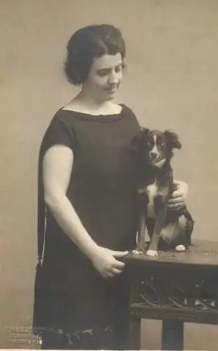 Romania foto Mandy Bucuresti woman portrait dog pet
