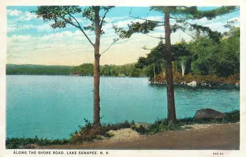 USA Lake Sunapee N.H - along shore road