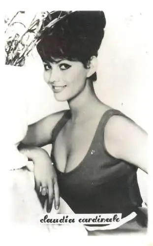 Actors souvenir photo Claudia Cardinale