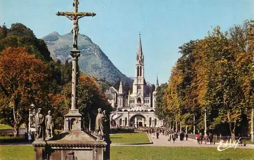 Postcard France Lourdes the breton calvary and the basilica