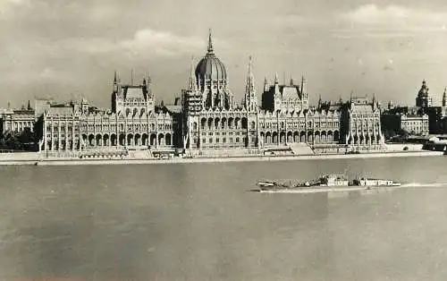 Postcard Hungary Budapest Orszaghaz