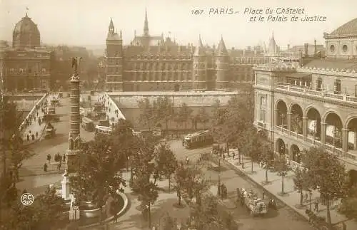 Postcard France Paris place du Chatelet et le Palais de Justice