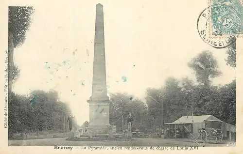 Postcard France Brunoy la pyramide