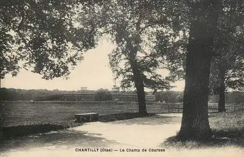 Postcard France Chantilly le champ de courses