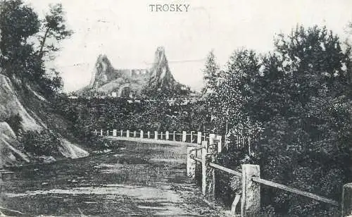 Slovakia Trosky castle ruins