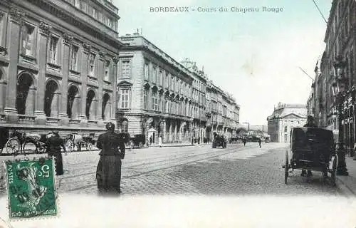 Postcard France Bordeaux cours du chapeau rouge