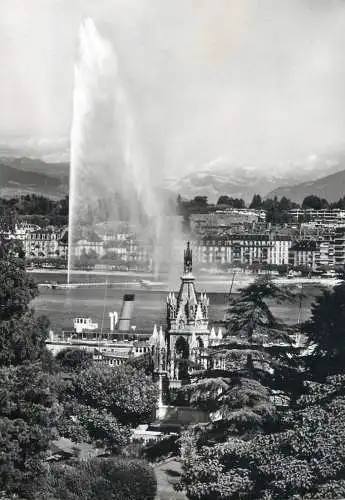Postcard Switzerland Genève monument Brunswick et le jet d'eau