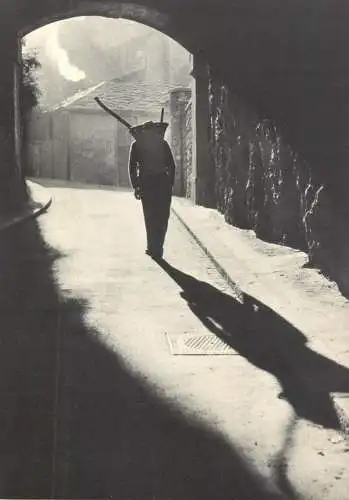 Postcard Switzerland Bern man in passage way
