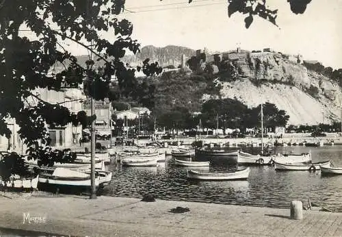 Postcard France Cassis sur Mer harbour and castle