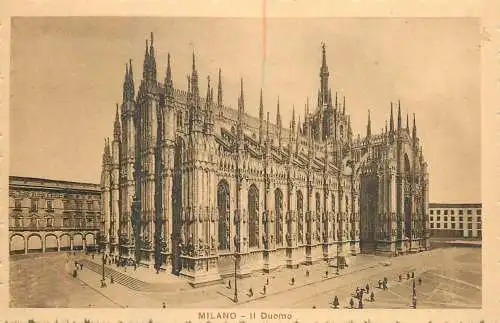 Postcard Italy Milano duomo