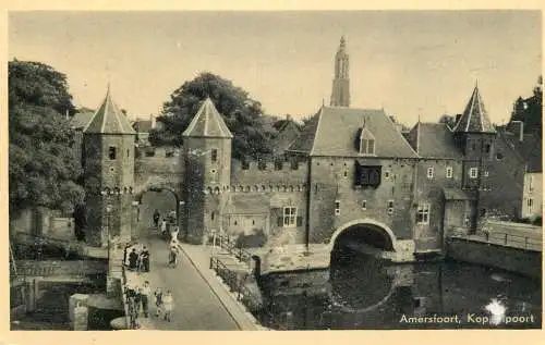Postcard Netherlands Amersfoort castle gate