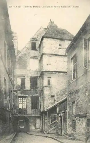 France Caen Cour du Manoir Maison ou habita Charlotte Corday