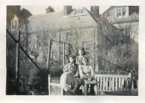 Places & anonymous persons souvenir photo social history format ca. 6 x 9 cm friends park
