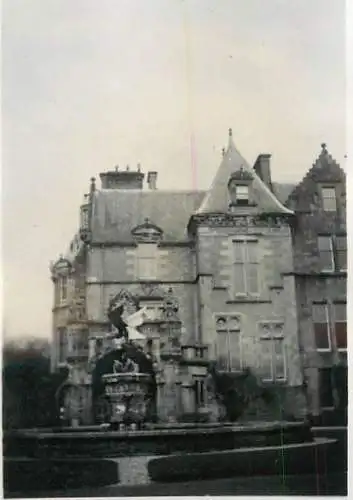 Places & anonymous persons souvenir photo social history format ca. 6 x 9 cm fountain mansion facade