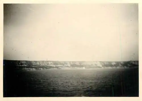 Places & anonymous persons souvenir photo social history format ca. 6 x 9 cm river banks panorama