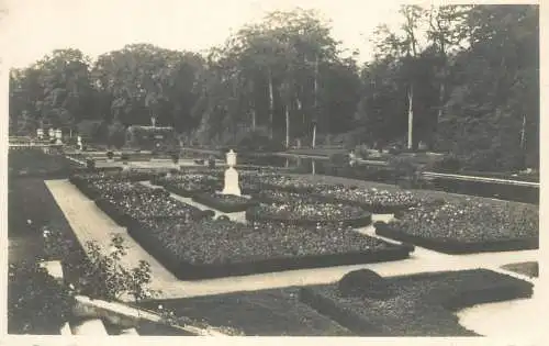 Netherlands Den Haag Palace of Peace Rosengarden with ornamental water
