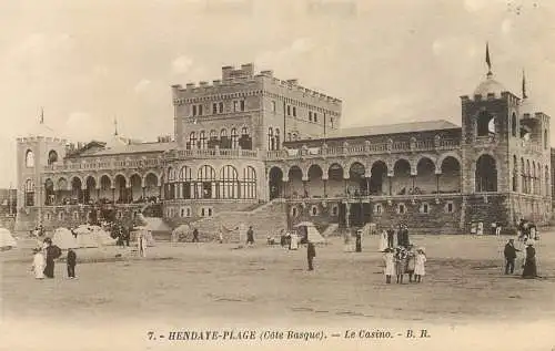 Postcard France Hendaye Plage le casino