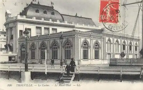 Trouville casino music hall 1914