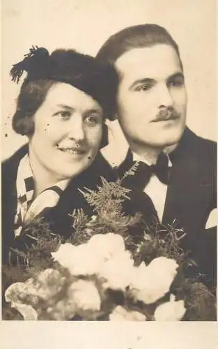 Souvenir photo postcard elegant couple flowers veil 1935