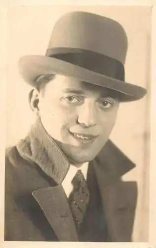 Souvenir photo postcard elegant man smile hat