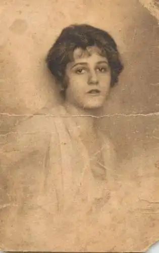 Souvenir photo postcard Berlin beauty woman coiffure