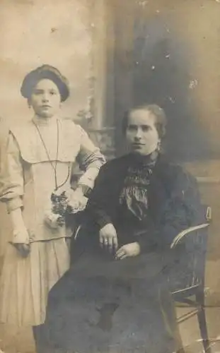 Souvenir photo postcard Hungary Debreczen mother daughter elegance coiffure