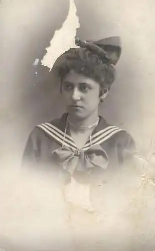 Souvenir photo postcard elegant woman coiffure bowtie 1919