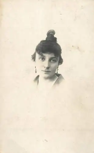Souvenir photo postcard elegant woman coiffure earrings