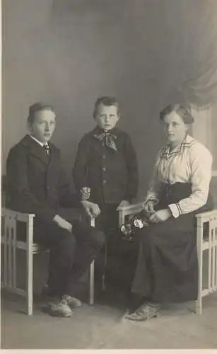 Social history souvenir photo postcard mother and children elegance